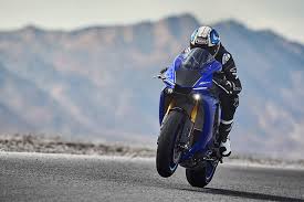 Yamaha yzf r1 is now discontinued in india. Official Yamaha Update R1 And R1m For 2018 Eicma 2017