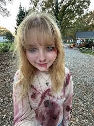 Nikita Sears's Instagram, Twitter & Facebook