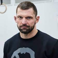 Kołecki represents the team of górnik polkowice, his career was put on hold in early 2000s (decade). Szymon Kolecki Szymonkolecki Twitter