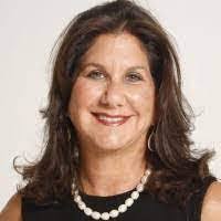 Lisa Kelz's Instagram, Twitter & Facebook