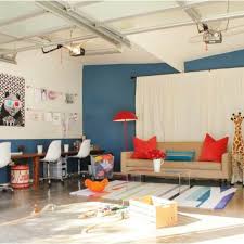 L Avantage D Un Garage Transforme En Salle De Jeux Pour Enfants Ils Auront Un Espace Vraiment A E Remodelage De Garage Decoration Garage Renovation De Garage