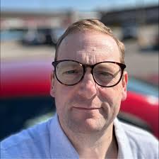 Is Rosamund Pike a good narrator for the Wheel of Time series audiobooks?