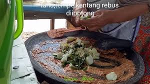 Lihat juga resep gado gado sederhana enak lainnya. Cara Praktis Membuat Gado Gado Betawi Asli Youtube