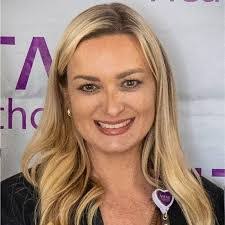 Tracy Cecil's Instagram, Twitter & Facebook