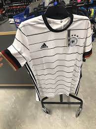 Adidas fußball herren dfb deutschland home trikot heimtrikot em 2020 weiß schwarz s 49,95 €. Die Neuen Deutschland Trikots 2020 2021 So Sehen Sie Aus Update