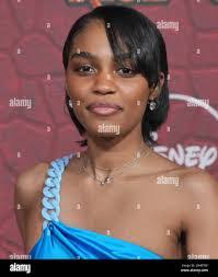 Shanna Mcclain's Instagram, Twitter & Facebook