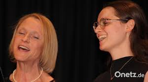 Kreismusikschule Tirschenreuth beschenkt Mütter mit Musik und Akrobatik