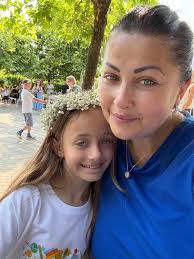 Astăzi e ziua Victoriei, ziua în care (acum 8 ani) am înțeles ce este  sensul vieții. E clar ca aniversarea asta nu o să o uităm niciodată pentru  accidentul de la petrecerea,