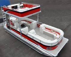 All That S Missing Is The G On The Upper Deck Pontoonboataccessories Bateaux Pontons Pontons Maison Bateau