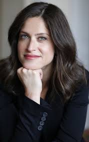 The Therapy Session Between You, a Therapist—and Thousands of Listeners