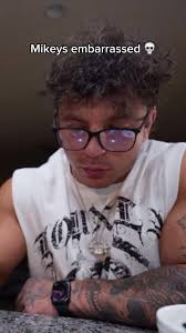 Chris be feeding mike cookies at bedtime 💀💀 #trentwins #manicmike #gymbro  #gymtok #funny