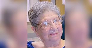 Cindy Lott's Instagram, Twitter & Facebook