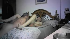 ママから隠れている家族のセックス