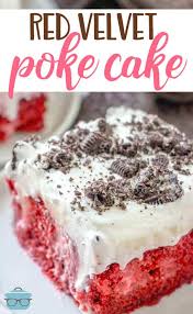 Dann den pudding über den red velvet teig geben und gut verteilen, sodass er in alle löcher fließt. Red Velvet Poke Cake Video The Country Cook