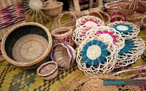 Sejarah penubuhan perbadanan kemajuan kraftangan malaysia. Bernama Batik Ikat Dan Celup Serta Kraf Anyaman Rotan Tarikan Pelancong Di Kg Telok Pelanduk