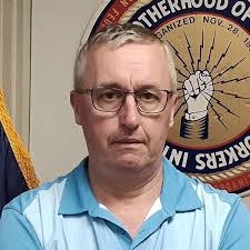 Glen Hilton's Instagram, Twitter & Facebook