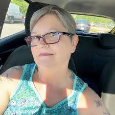 Patricia Neblett's Instagram, Twitter & Facebook