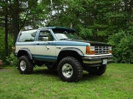 1989 Ford Bronco Ii 4 Inch Lift Bushwacker Fender Flares And 33 Inch Tires Ford Bronco Ford Bronco Ii Bronco Ii