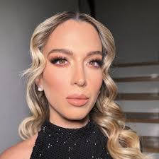 שבוע טוב, אשמח לדעת איך מכינים קצפת לעיטוף עוגה ולזילוף, הקצפת שאני מכינה  תמיד באמצע עבודה נהיית נוזלית ואי אפשר לזלף איתה כלום