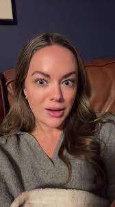 Suzanne Lamb's Instagram, Twitter & Facebook