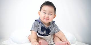Bayi yang sudah berusia lima bulan bukan hanya dikaruniai wajah yang lucu nan menggemaskan. Bayi 10 Bulan Inilah Tumbuh Kembang Yang Normal