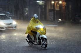 Weersverwachting voor de feestdagen van 30 april tot en met 1 mei: In veel gebieden worden in de late namiddag en avond onweersbuien verwacht.