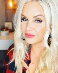 Kristen Spinks's Instagram, Twitter & Facebook