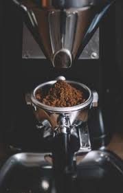 Mesin kopi espresso merupakan sebuah mesin yang berfungsi untuk mengolah bubuk kopi menjadi secangkir minuman kopi dalam waktu yang singkat. 10 Mesin Penggiling Kopi Terbaik Yang Mesti Dimiliki Para Pencinta Kopi 2018