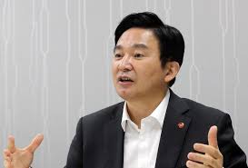 지난달 210만 원까지 떨어졌던 시가총액 2위 이더리움은 한 달 새 81%(380만 원) 올랐고 도지코인 92%(390원), 리플 138%(1,495원), 이더리움클래식 82%(8만5,000. ì›í¬ë£¡ ì´ì¤€ì„ ìœ¤ì„ì—´ X íŒŒì¼ ê°•ë ¥í•˜ê²Œ ëŒ€ì'í•´ì•¼ ì•„ì£¼ê²½ì œ