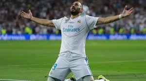 I used clips from an interview on youtube. Karim Benzema Verlangert Bei Real Madrid Bis 2021 Eurosport