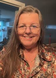 Pruning shrubs with power saw safely