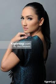 Galeri Foto Tengku Dewi Putri, Foto Terbaru, Foto Populer