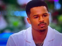 Never trust a bítch that went out & didn't post nothing