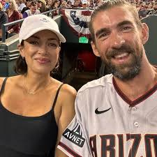Michael & Nicole Phelps Reveal Sex of Baby #4