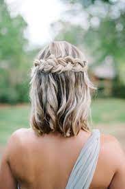 Il semiraccolto, per così dire, un mix tra i capelli . Acconciature Sposa Per Capelli Medi Foto Stylosophy