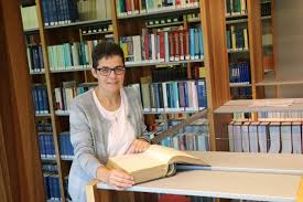Peter hilz / hollandse hoogtevolgens een scoop van het financieele dagblad is de fiod al sinds september. Legal Intelligence In Gesprek Met Helen Eikenboom Bibliothecaris Pels Rijcken