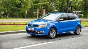 Having a kerb weight of 1107 kg, it achieves 60.1 mpg on average and can travel 594 miles before requiring a refill of its 45 litre capacity fuel tank. 2014 Volkswagen Polo 1 2 Tsi First Drive Autoevolution