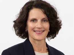 Laurie Quick's Instagram, Twitter & Facebook