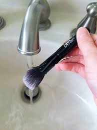 How To Clean Makeup Brushes The Easy Way In 2020 How To Clean Makeup Brushes How To Wash Makeup Brushes Clean Makeup