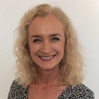 Deborah Ferreira's Instagram, Twitter & Facebook