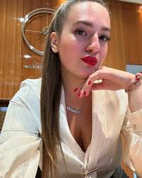 Can you tell me if Ana is added to the end of the last name does that mean  you are a single woman and if ova is added you are married in