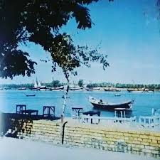 كورنيش البصرة الفيحاء سنة 1955 الصورة من مجلة أهل النفط التي كانت تصدر في العهد الملكي Historical Pictures Pictures Mesopotamia