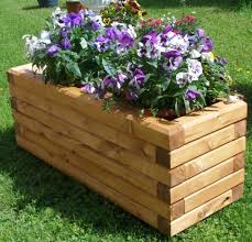 Holz liegt als nachhaltiger werkstoff voll im trend und eignet sich besonders für den bau von pavillons aufgrund der angenehmen haptik und der natürlichen schönheit. Blumenkubel 63 Wunderschone Beispiele Archzine Net