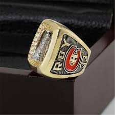 Patrick roy has said the montreal canadiens' 1993 stanley cup victory was the reward not for the best team in the nhl, but the one that played the best when it counted the most. Montreal Canadiens Championship Ring 1993 Replik Stanley Cup Ringe Modeschmuck Neue Manner Fan Geschenk Bj250 Stanley Cup Rings Championship Ringsfashion Rings Aliexpress