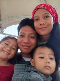 Suot niya bag ni ate niya. Let's go to school na daw 😀. Iriri Nan to apan  ag school.😁 Cute cute Samuel namin☺️