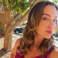 Ashley Senter's Instagram, Twitter & Facebook