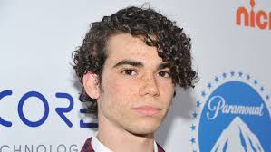 Let's not forget that abc is controlled by the cameron boyce's unique look afforded him the opportunity to adopt a number of roles. Die Unglaubliche Wahrheit Von Cameron Boyce News24viral