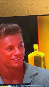 Iso red & green who 🤔& where🤔 In town tia 😎