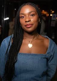 Amanda Lance's Instagram, Twitter & Facebook