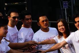 Namun, perlu kamu ketahui juga bahwa di sini jalantikus tidak akan memberikan link. Film Habibie Dan Ainun 3 Manoj Punjabi This Is Not Just A Movie